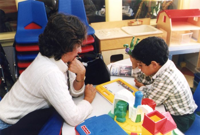 niño jugando