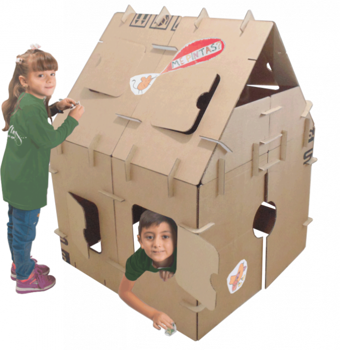 Casa de juguete hecha de cartón