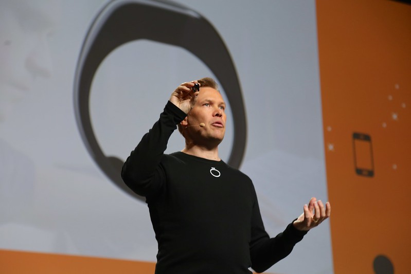 Oura ring, Relojes inteligentes y fit band Monitorean correctamente nuestros parámetros de salud